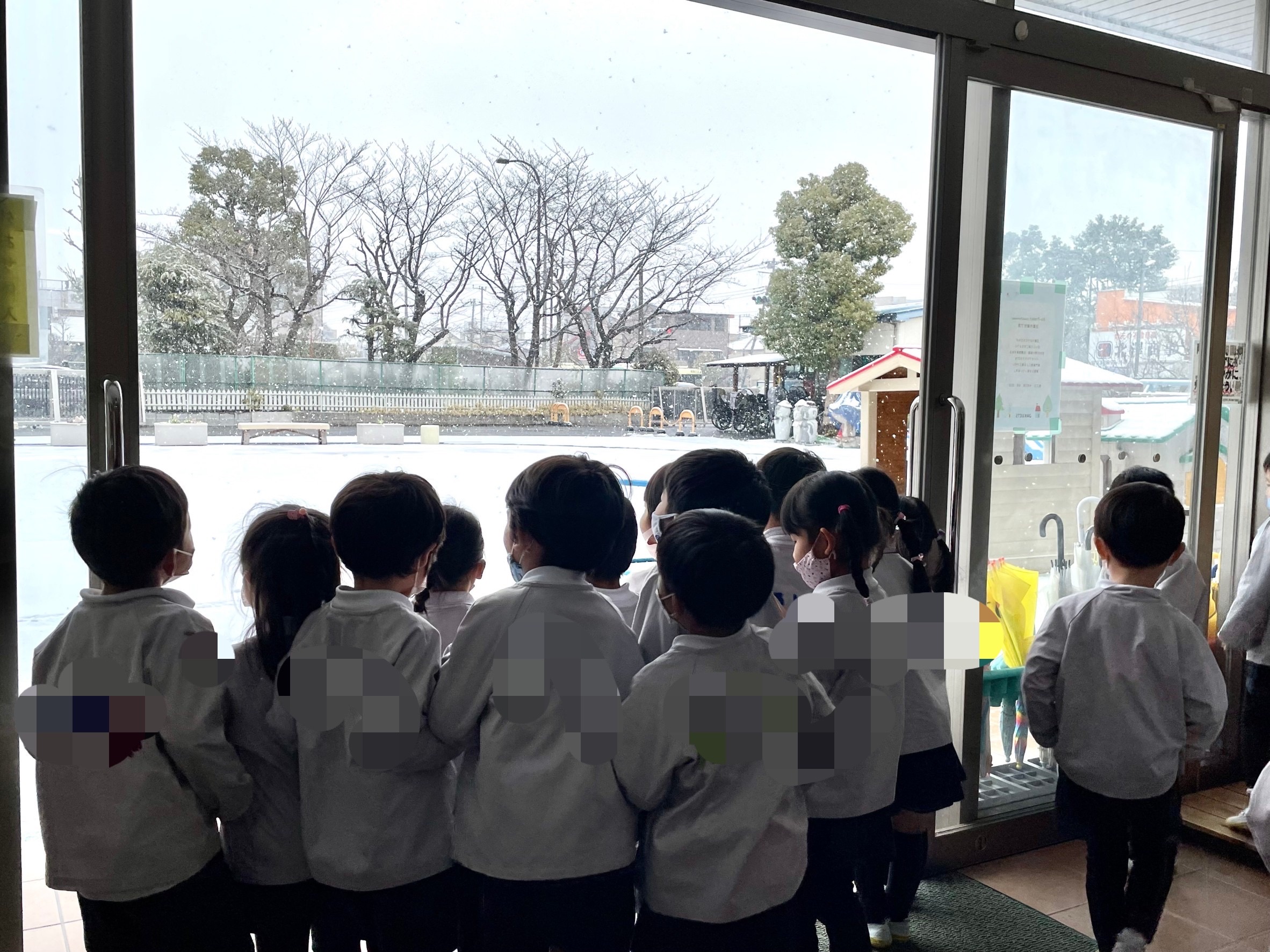 2.10　幼稚園に雪が降りました